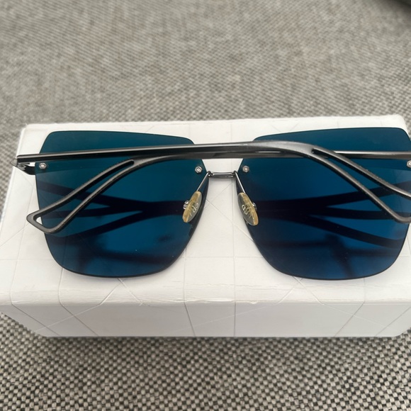 CHRISTIAN DIOR oversized SUNGLASSES - Picture 6 of 7